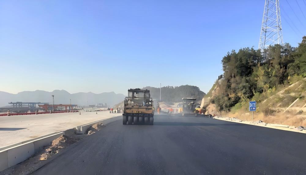 咏达沥青助力351国道改建工程取得关键进展